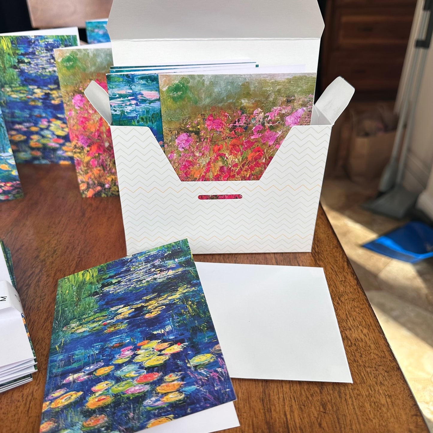 Box Set of 25 Greeting Cards with 5 Different Designs